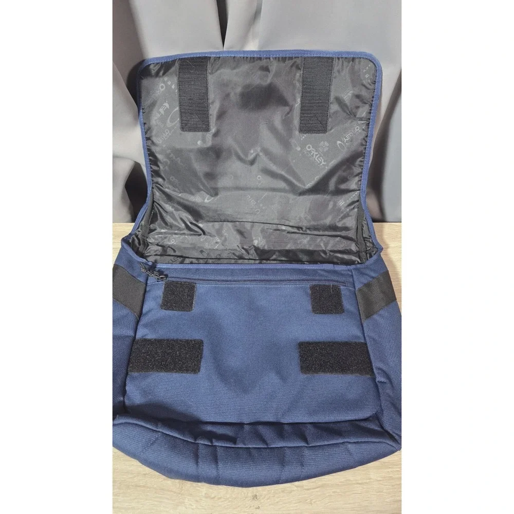 Oakley Messenger Bag  Blue Travel Adventure Carry On Laptop